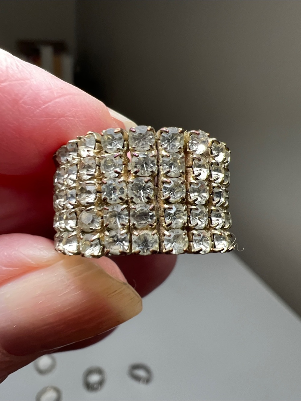 Crystal Pavé Stretch Rings - Clear and Aurora Borealis - Vintage - 5 Rings - Picture 11 of 16
